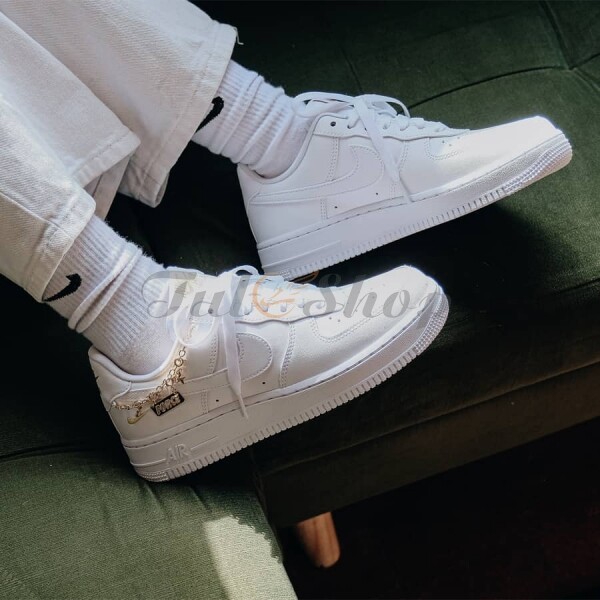 Top Giày AF1 Trắng Trend Không Lo Lỗi Mốt