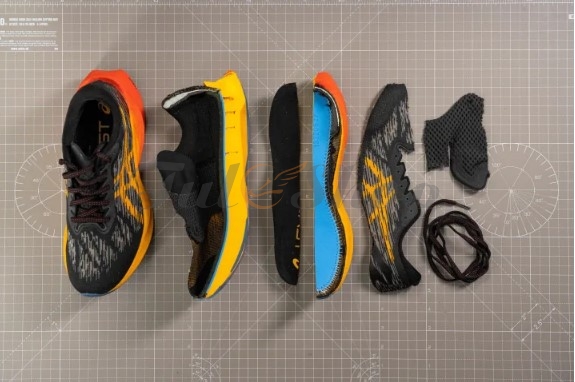 Asics Novablast 3