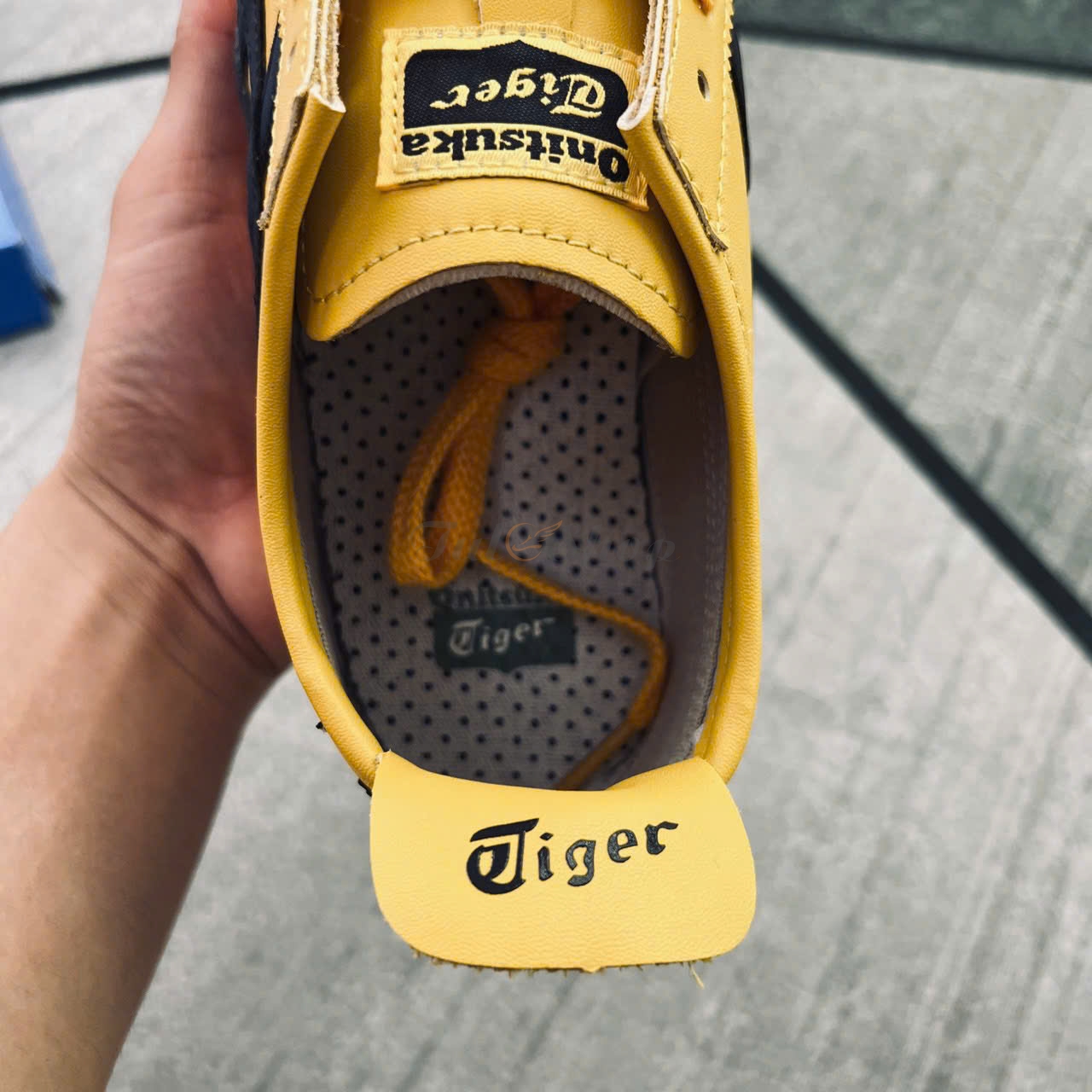 Onitsuka Tiger Mexico 66 Black Yellow