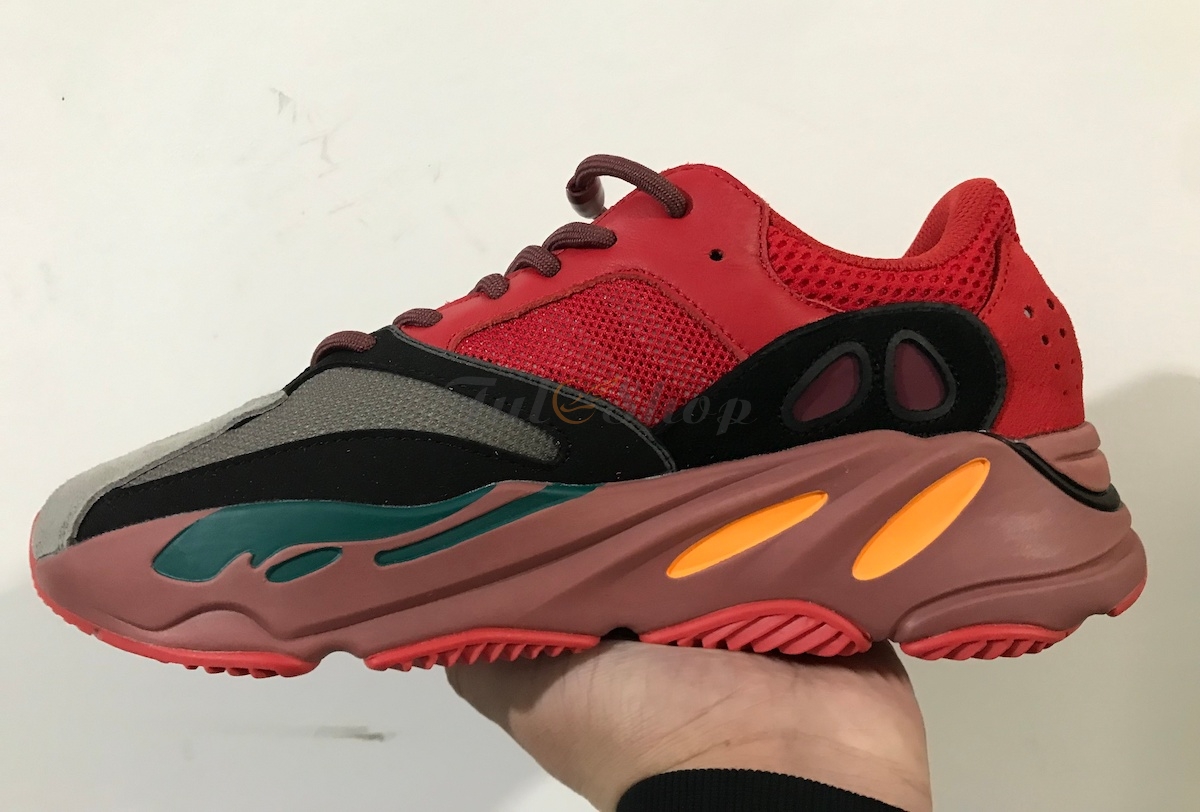 Adidas tạo bất ngờ với Yeezy Boost 700 HI-RES RED
