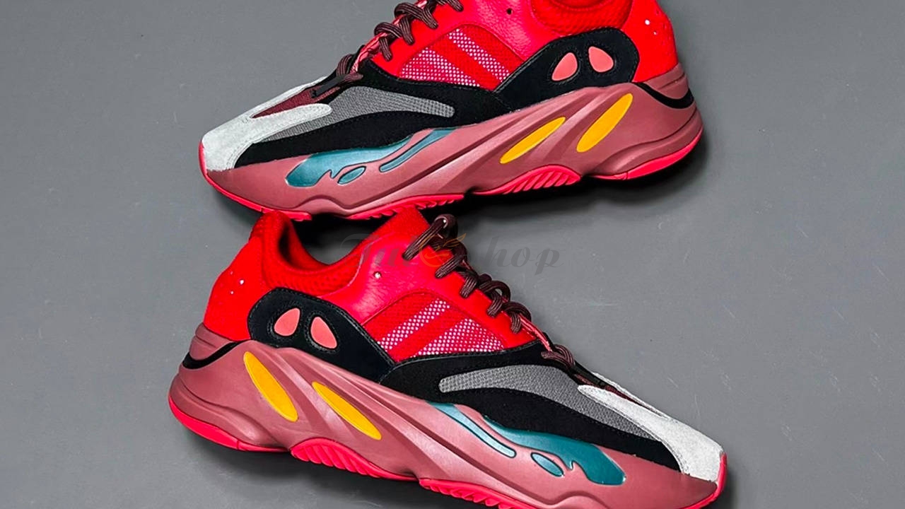 Adidas tạo bất ngờ với Yeezy Boost 700 HI-RES RED