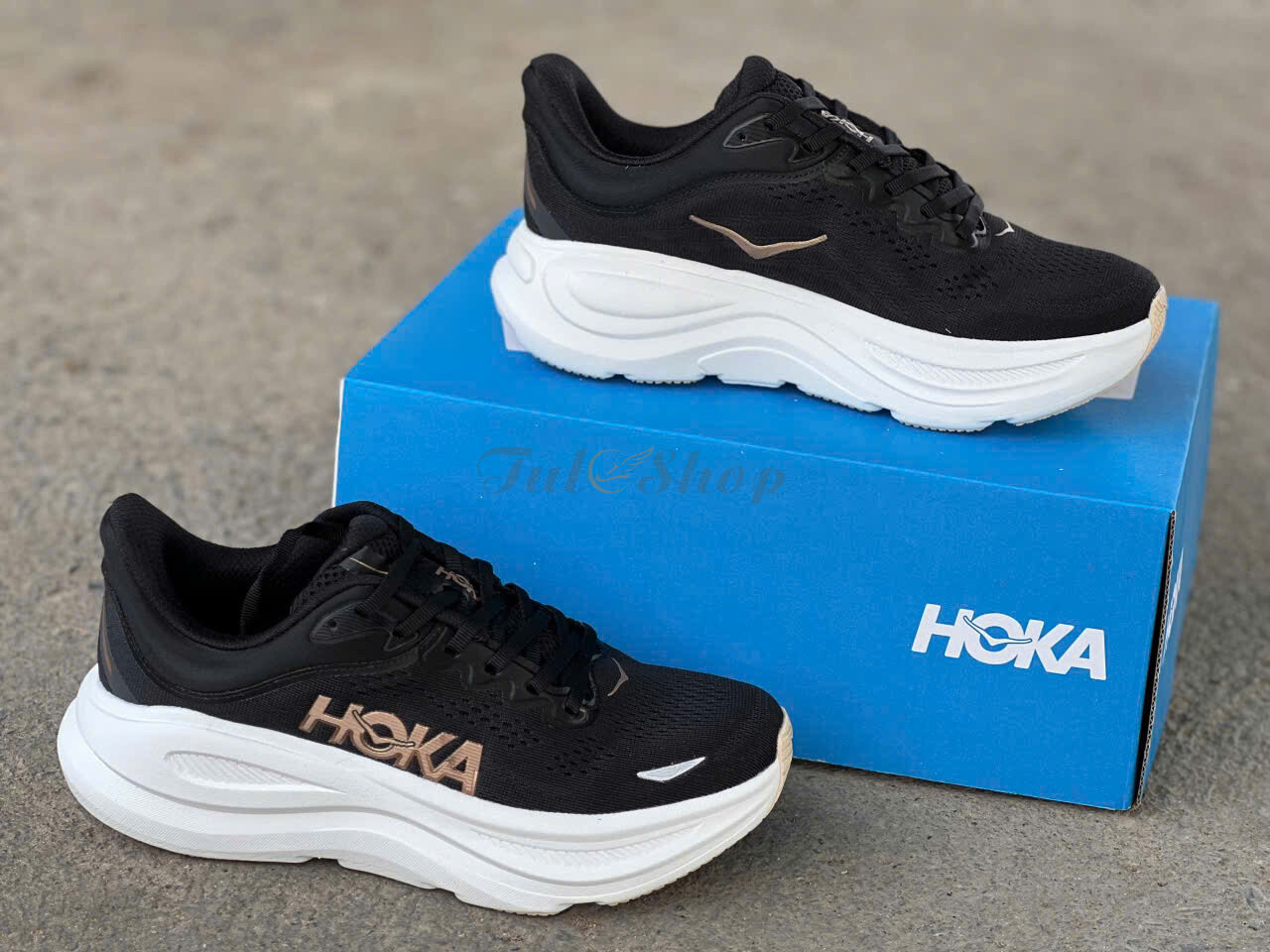 Hoka Bondi 9 Black Gold