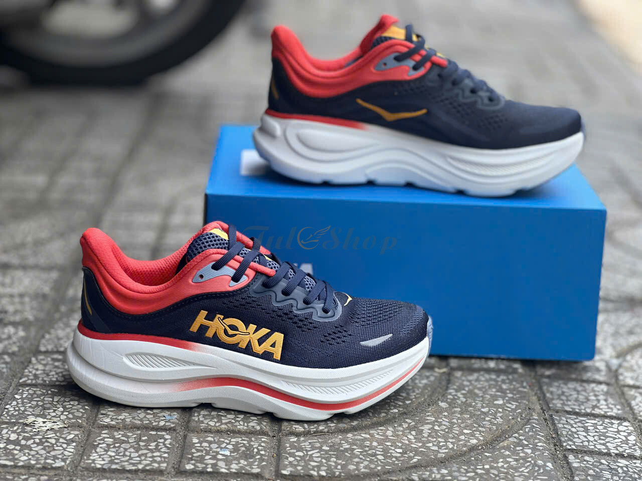 Hoka Bondi 9 Navy Red