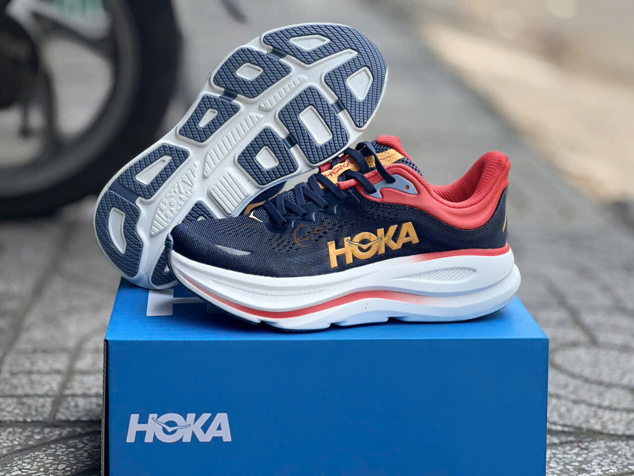 Hoka Bondi 9 Navy Red