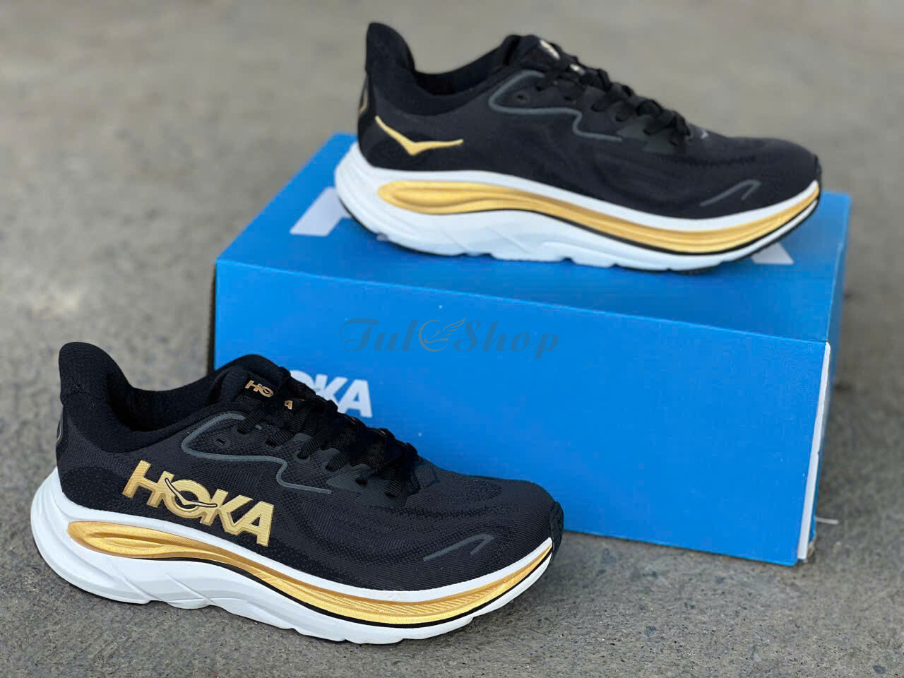 Hoka Clifton 10 Black Gold