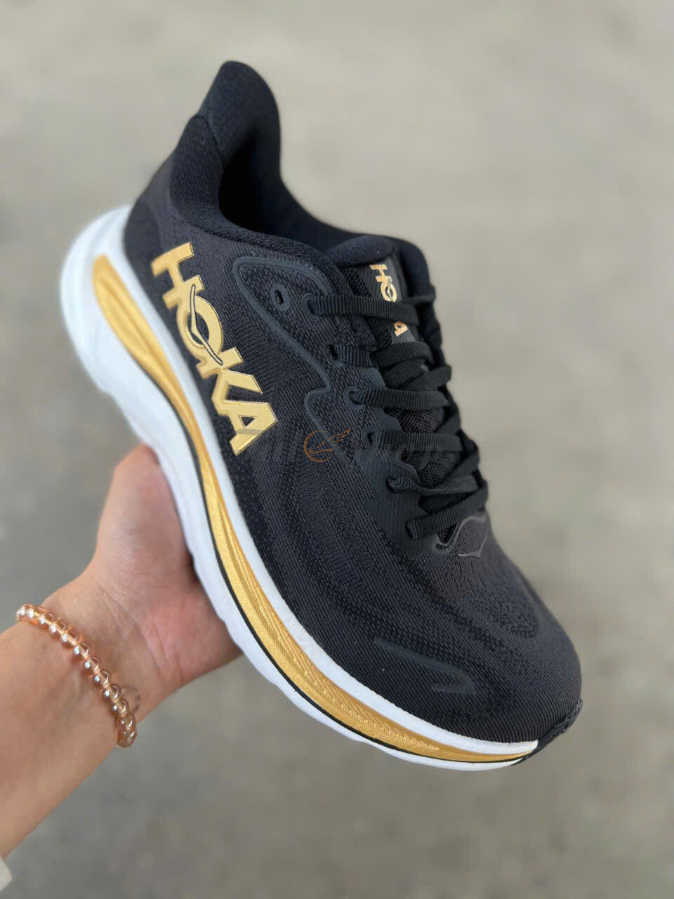 Hoka Clifton 10 Black Gold