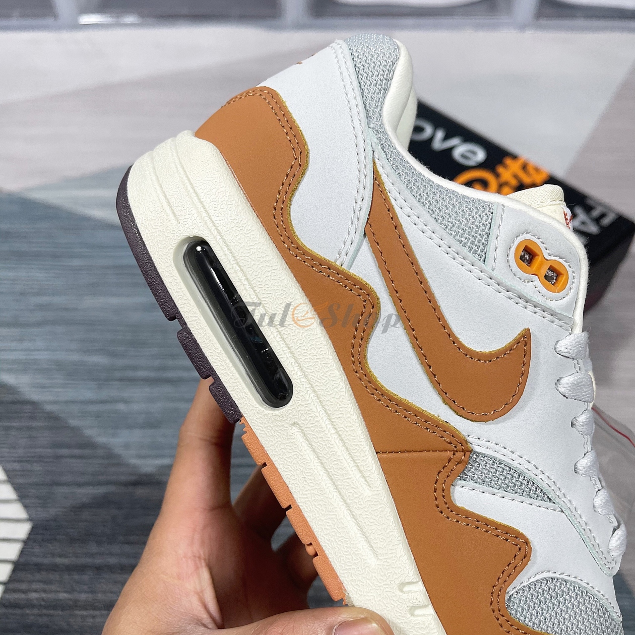 Nike Air Max 1 Collaboration x Patta Orange