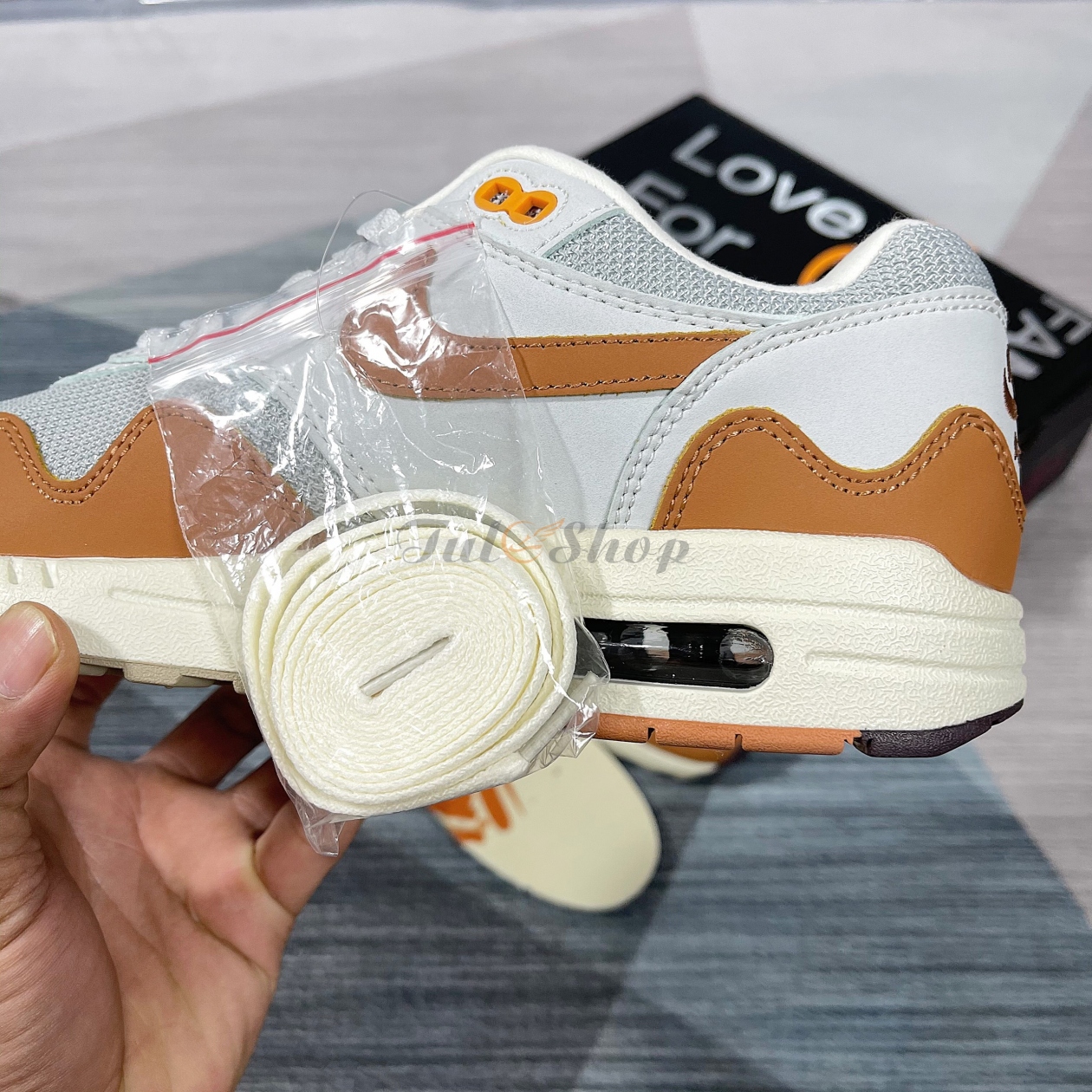 Nike Air Max 1 Collaboration x Patta Orange