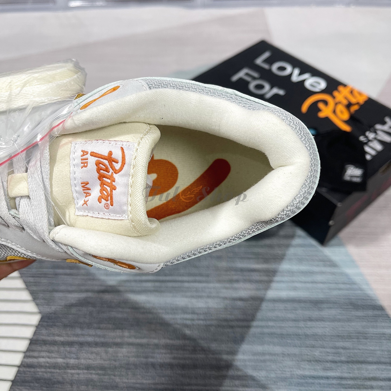 Nike Air Max 1 Collaboration x Patta Orange