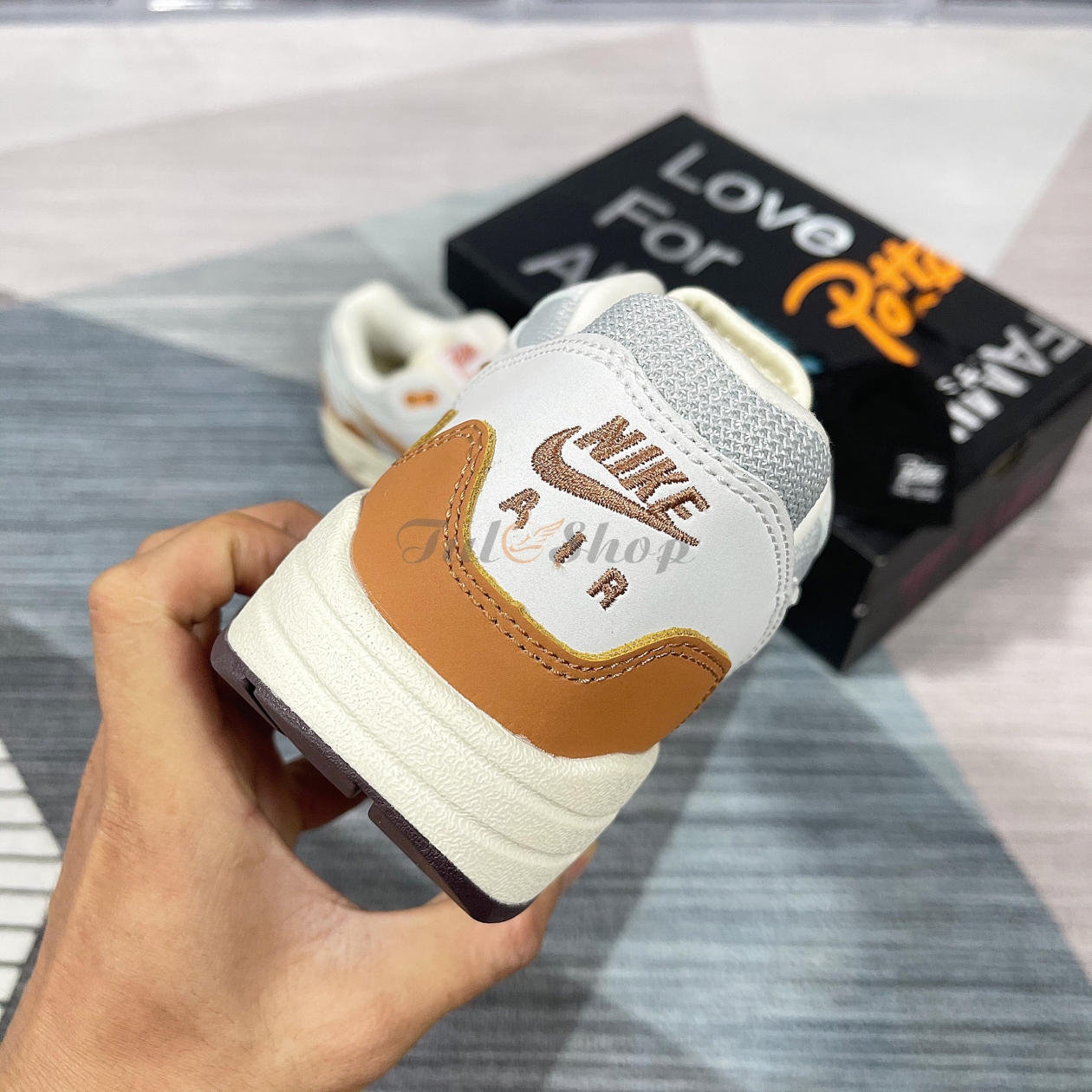 Nike Air Max 1 Collaboration x Patta Orange