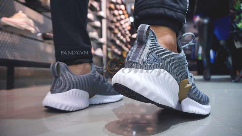 Top 5 dòng giày Adidas được ưa chuộng nhất năm 2019