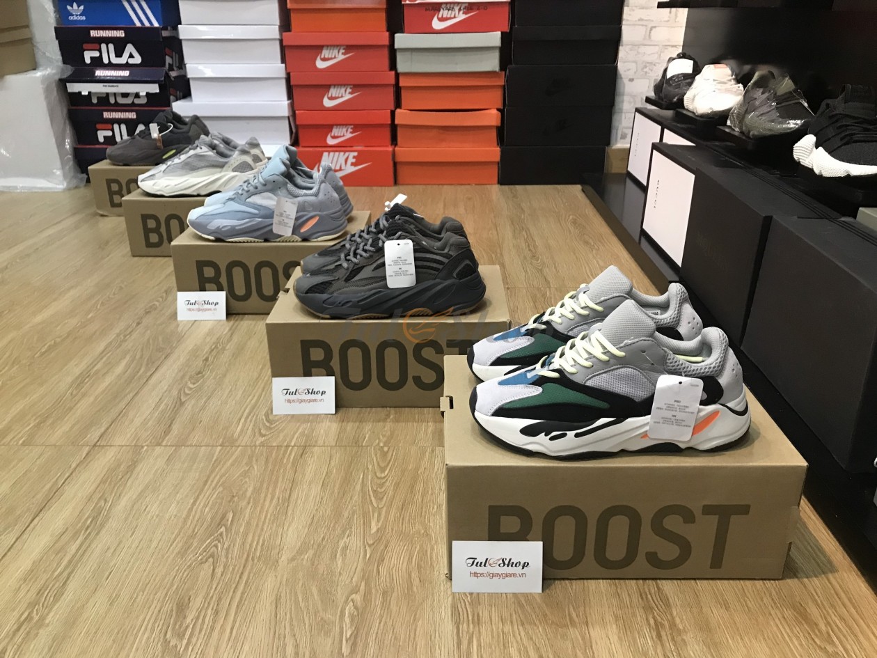 Yeezy 700