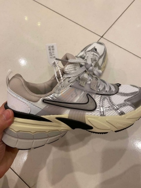 Nike V2K Runtekk Silver Metallic Cream