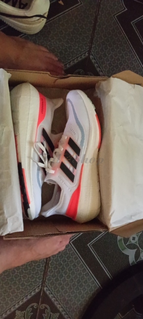 Ultraboost Light Cloud White / Solar Red