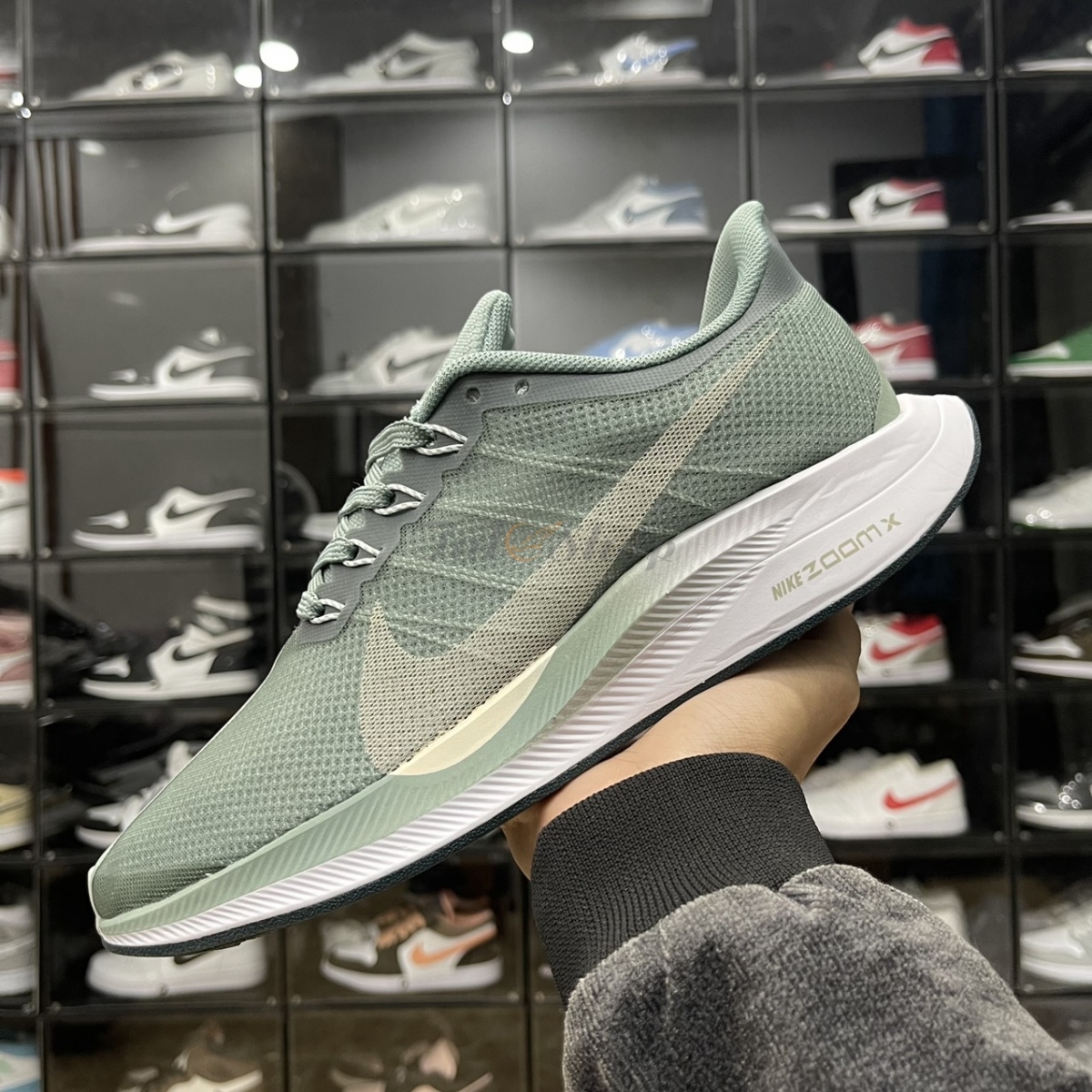 Air Zoom Pegasus 35 Light Green