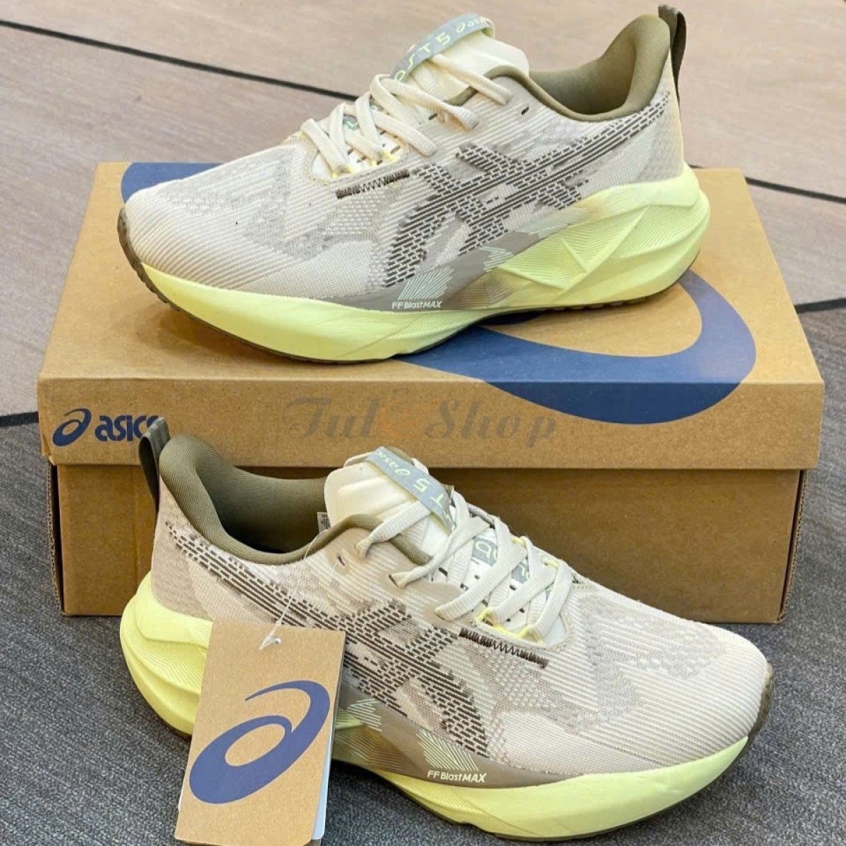 Asics Novablast 5 Mineral Beige/Taupe Grey