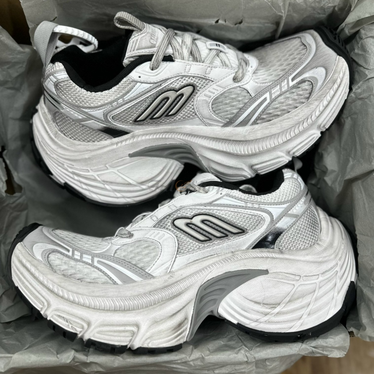 Balenciaga 10XL Sneakers In White