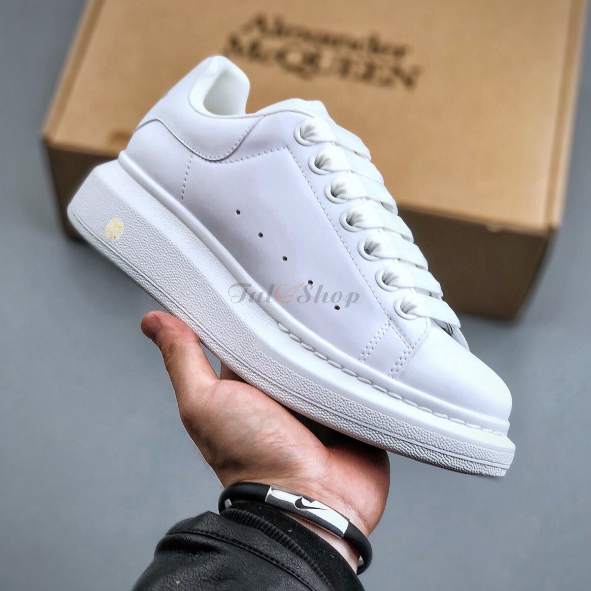 Mcqueen Trắng Full