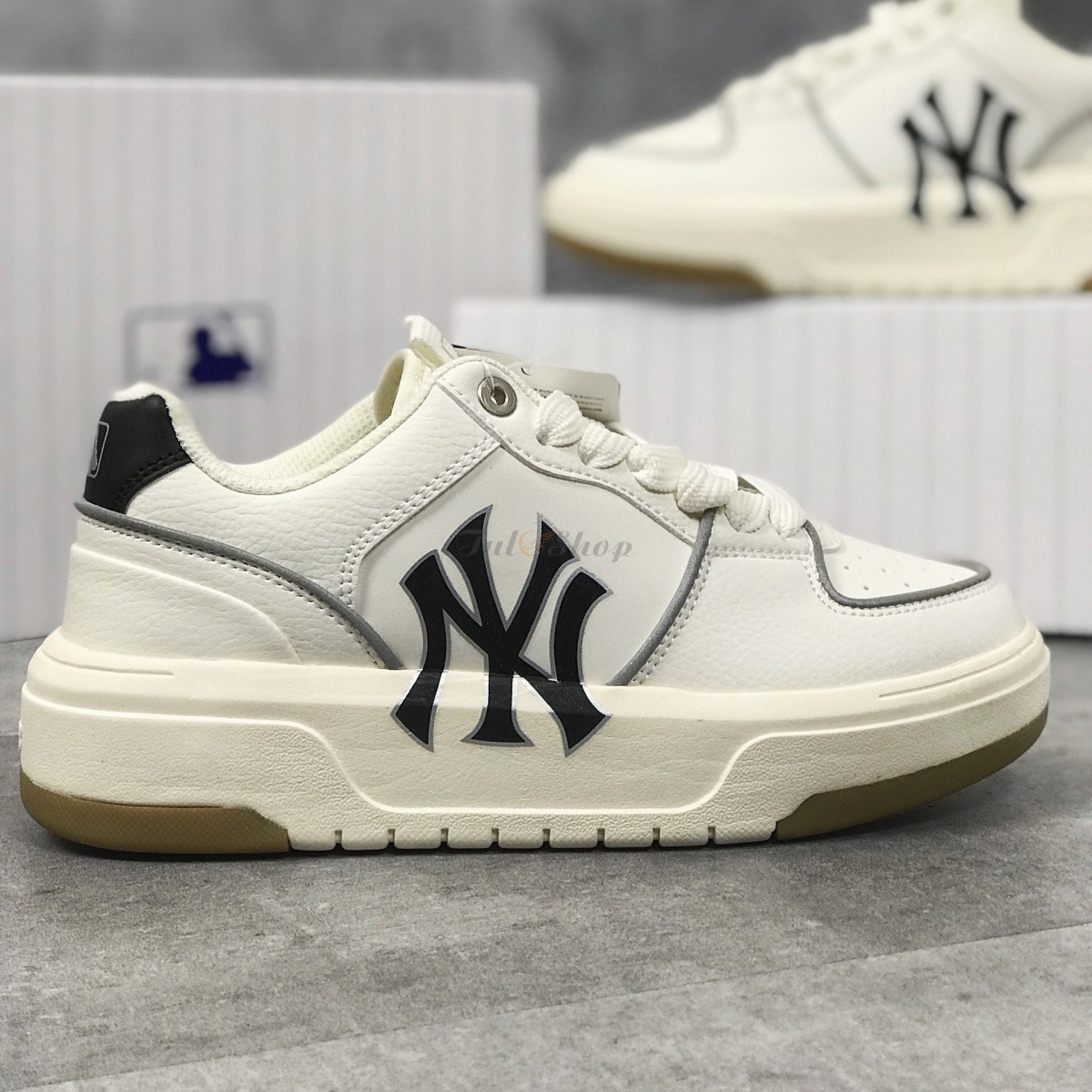 MLB Chunky Liner New York Yankees Ivory