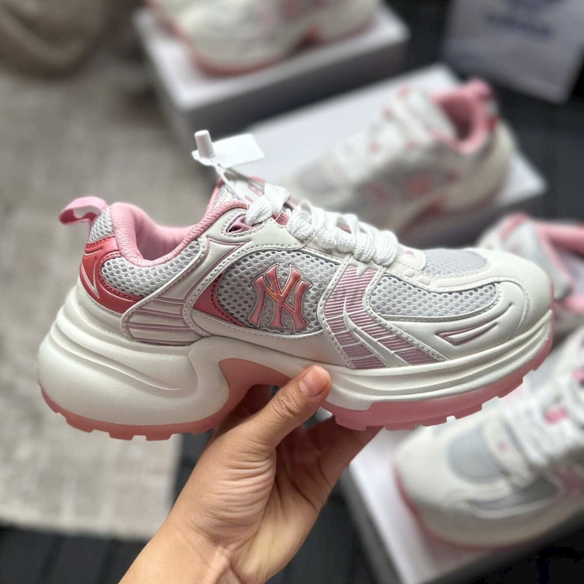 MLB Curve Runner White Pink