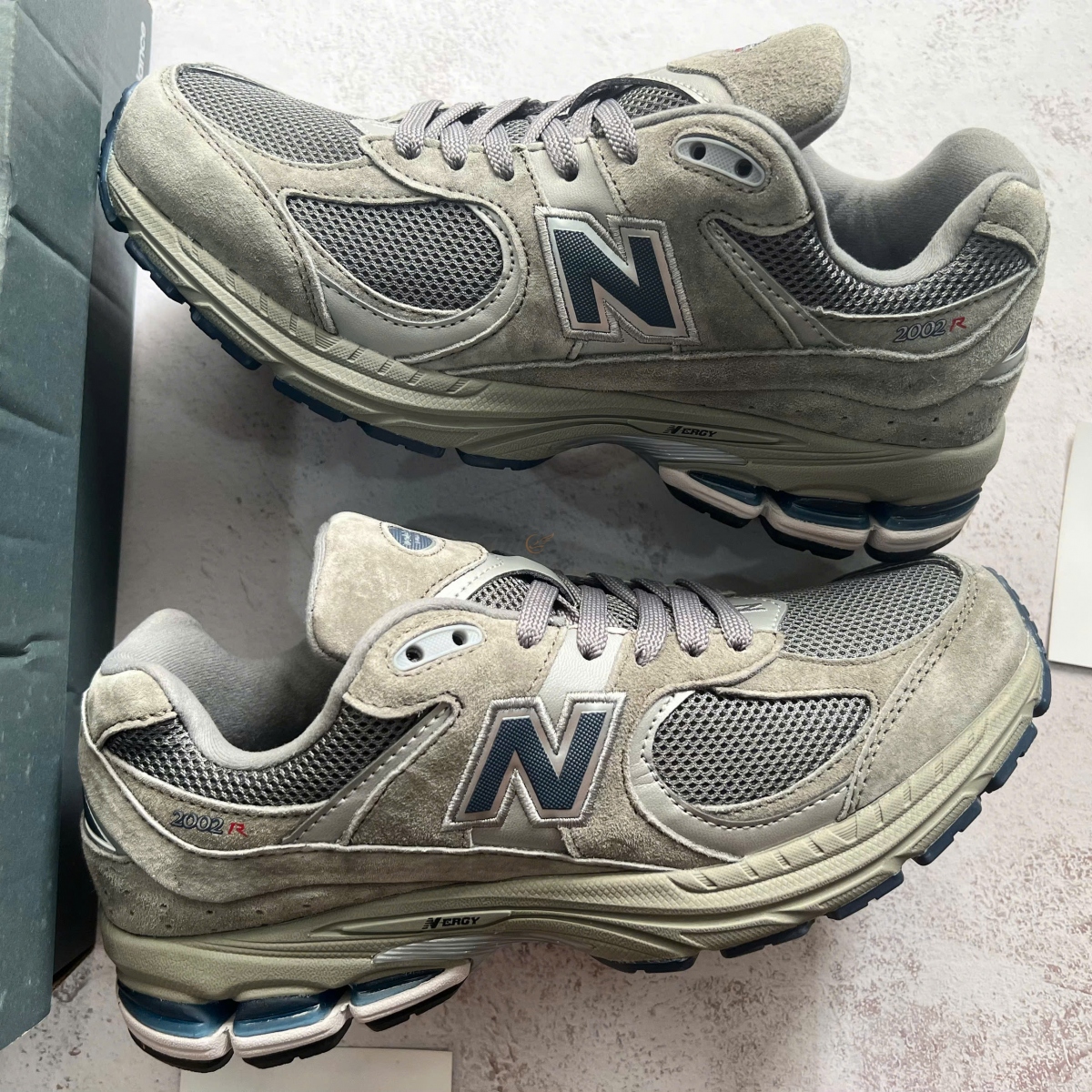 New Balance 2002R Light Gray