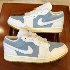 Air Jordan 1 Low SE Worn Blue