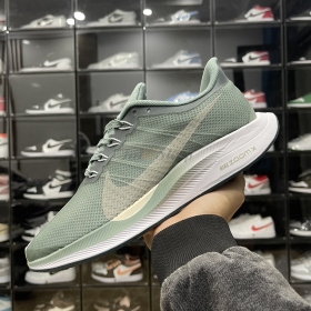 Air Zoom Pegasus 35 Light Green