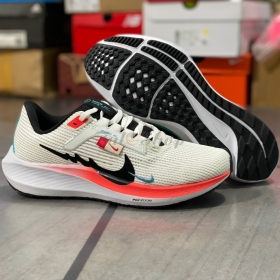 Air Zoom Pegasus 40 Beige Orange