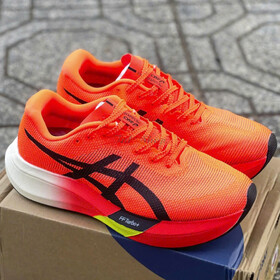 Asics MetaSpeed Sky Paris U