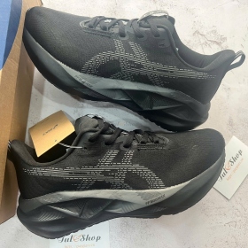 Asics Novablast 5 Black/Carrier Grey
