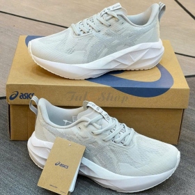 Asics Novablast 5 White/Piedmont Grey