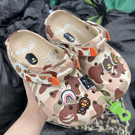 Dép Crocs Clog Classic x A Bathing Bape ABC camo Brown