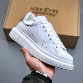 Mcqueen Trắng Gót Bóng Bạc