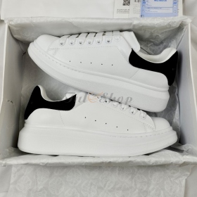 McQueen Trắng Gót Đen Nỉ 1:1