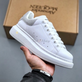 Mcqueen Trắng Gót Gai Bạc