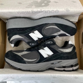 New Balance 2002R Black Dark