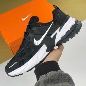 Nike V2K Runtekk Black White